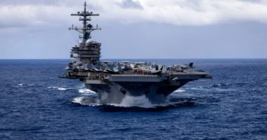 Aeroplanmbajtësja “George Bush” mbërrin në Lindjen e Mesme