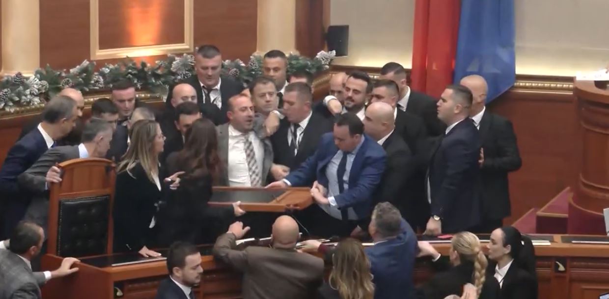 Gjykatat sërish me PD  tani Administrativja përplaset me qeverinë