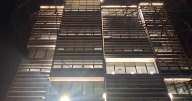 VIDEO/ Call Center-i në mes të Tiranës, u arrestuan 4 persona, u kapën në flagrancë 60 operatorë