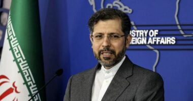 Irani: SHBA duhet të zgjedhë midis luftës dhe armëpushimit