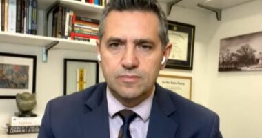 “Sulmi me armë në vendin ku ndodhej Trump, moment i vështirë”/ Mema: Në SHBA po shfaqet një sëmundje e hershme