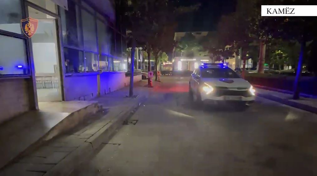 Pas sherrit qëlloi me armë zjarri në drejtim të dy personave  Kamëz  arrestohet 23 vjeçari