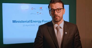 “Shqipëria kampion në energjinë e rinovueshme”, Karakaçi: Taksa e karbonit sjell mundësi të reja