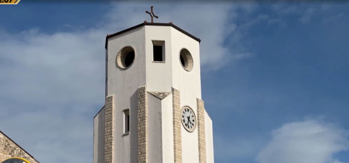 Kishat e Mirditës marrin tapitë  Certifikatë pronësie për 30 kisha  i rikthehen pronat institucioneve fetare