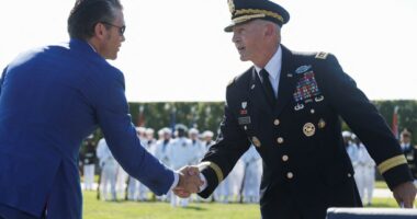 Hegseth i kërkon shefit të shtabit të ushtrisë amerikane të japë dorëheqjen