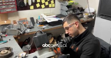 Duart që riparojnë / Ardian Saraçi nga Kukësi flet për pasionin e tij për mekanikën