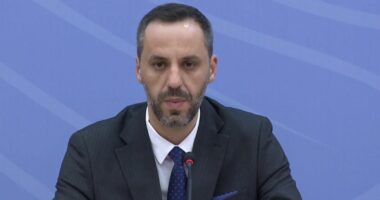 Bllokimi i monopatinave/ Ministri Lamallari: Disa vendime janë të domosdoshme për mbrojtjen e jetës!