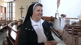 E enjtja e madhe e Pashkës/ Besimtarët katolikë, rite në kisha në vigjilje të ngjalljes së Krishtit