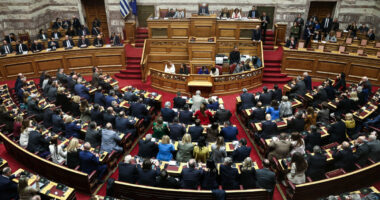 Hiqet imuniteti për 13 deputetë/ Greqi, ligjvënësit e partisë së Mitsotakis, nën hetim nga BE për fondet e bujqësisë