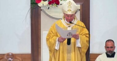 Urimet e besimtarëve katolike/ Në Vigjilje të Pashkës së Madhe