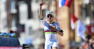 Pogaçar mbetet një “kanibal”/ Numri 1 i botës në çiklizëm fiton Monumentin klasik të radhës