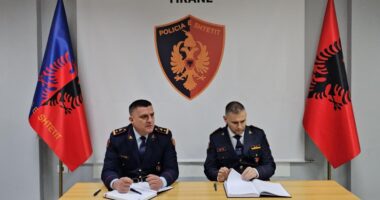 Skënder Hita takim me drejtuesit e Drejtorisë Vendore të Policisë Tiranë, shefat e komisariateve