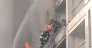 Tiranë, zjarr në pallat/ Dy persona në urgjencën e QSUT, një tjetër banore evakuohet nga ndërtesa