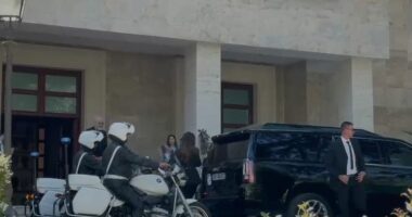 VIDEO/ Rama pret sërish në zyrë ambasadoren e SHBA në Greqi, Kimberly Guilfoyle