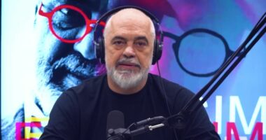 Samiti i Diasporës në Tiranë / Rama: Fokusi, te historitë e tyre të suksesit