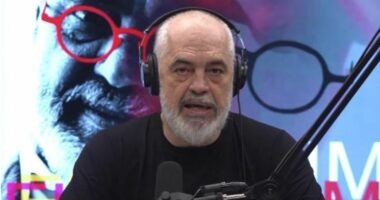 “Rritja e të ardhurave në nivel historik”/ Rama: Për ata që predikojnë rritjen e korrupsionit, ekonomia rritet sepse ulen abuzimet