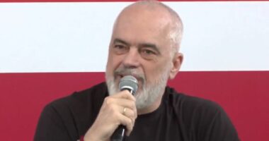 “Bllokimi i negociatave? Gënjeshtër me 7 bishta”, Rama nga Lushnja: Po ecim sipas planit të BE