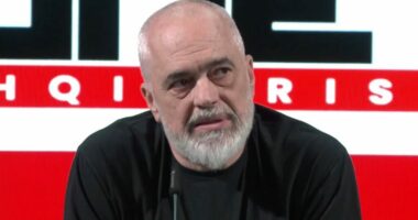 “Ligjin nuk e bën korrupsioni, ky është fakt”, Rama nga Fieri: Përpara kemi vetëm sfidat, pas na ndjek opozita