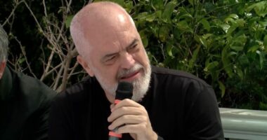 Sezoni turistik/ Rama takim me operatorët turistikë: Vlora u transformua brenda një dekade