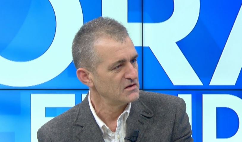 Demokratët e Durrësit mësyjnë në seli  Ibsen Elezi  Berisha po zvogëlon PD  nuk ka më shumë se 25 mijë vota