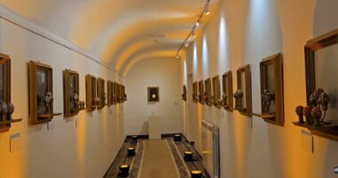 Pashka ortodokse, art e traditë në Korçë/ Ekspozita ndërkombëtare sjell në juglindje artistë nga rajoni