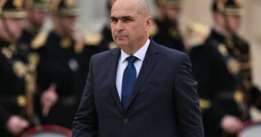 Krizë politike në Rumani, 7 ministra japin dorëheqjen, socialdemokratët largohen nga qeveria pro-europiane