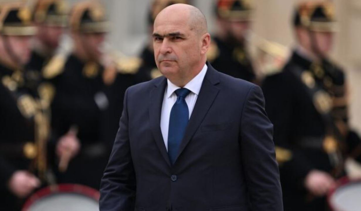 Krizë politike në Rumani  7 ministra japin dorëheqjen  socialdemokratët largohen nga qeveria pro europiane