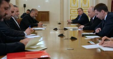 Araghchi në takimin me Putin: Teherani do të marrë vendim në lidhje me bisedimet me SHBA