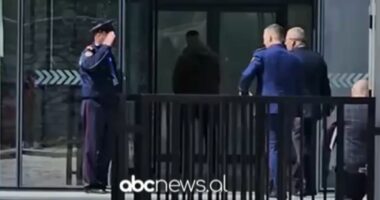 Skënder Hita mbërrin në Shkodër/ Kryepolici do të takohet me drejtuesit vendorë të qarkut