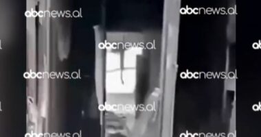 VIDEO/ Çdo gjë e shkrumbuar, pamje nga brenda apartementeve në pallatin që u përfshi nga flakët