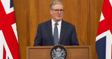 Starmer: Britania nuk do të përfshihet në luftë, kemi formuar një grup prej 35 vendesh për lundrim të sigurt në Gjirin Persik