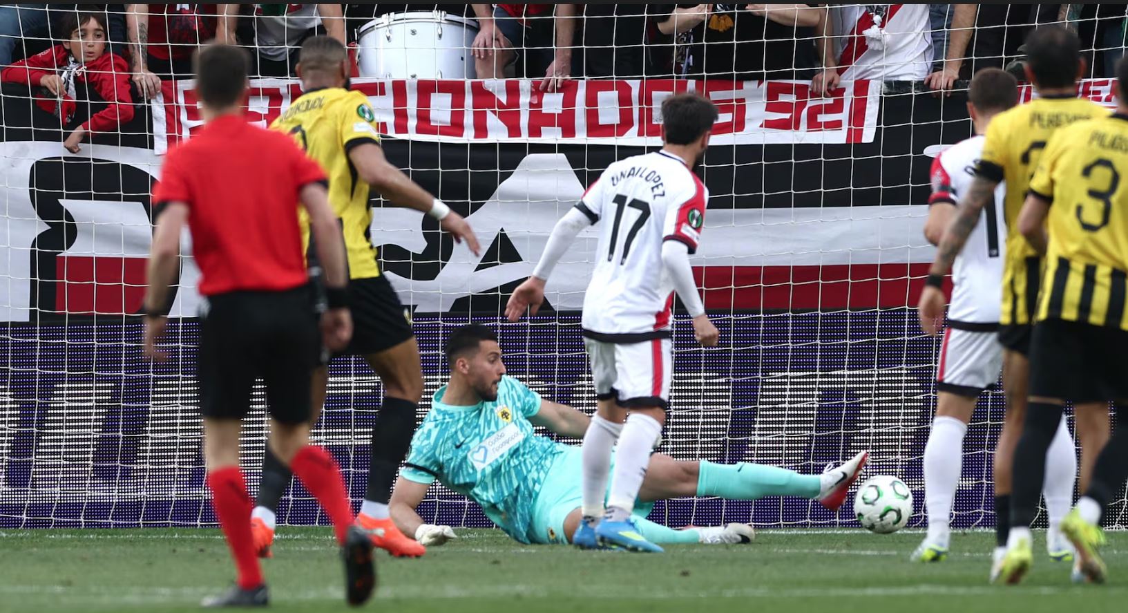 Strakosha  shuhet ëndrra europiane  Portieri dhe AEK u mundën 3 0 nga Rayo në Conference League