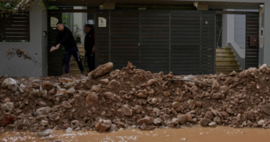 “Erminio” godet Greqinë/ Stuhi dhe përmbytje në ishujt e Egjeut, një viktimë
