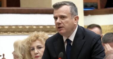 Kuvendi/ “Çdo shpifje ndaj Gardës, e ulët”, Balla-opozitës: Nuk dini çfarë kërkoni! Në Komisione doni kohë, sot flisni ndryshe