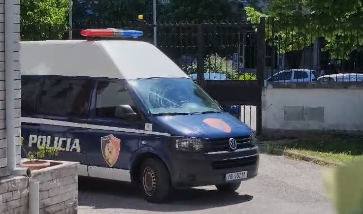 Vrasja e Endri Goxhajt në Memaliaj/ Gjykata cakton arrest shtëpiak për Aldo Kalemin dhe Dali Nelën