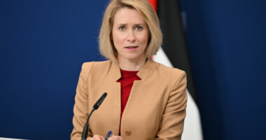 BE paralajmëron “precedentë të rrezikshëm” pas bllokimit të Ngushticës së Hormuzit