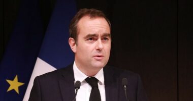 Kryeministri i Francës: Do ndalojnë kaldajat me gaz në ndërtesat e reja nga viti 2027