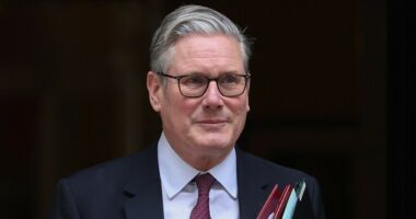 Kryeministri britanik në Arabinë Saudite: Ende shumë punë për të bërë’ për të rihapur Ngushticën e Hormuzit