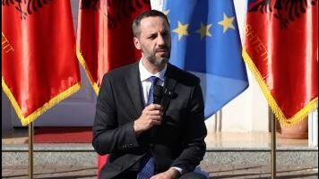 “Mbështetja për Policinë e Shtetit, prioritet”/ Lamallari: Rritje pagash, efektivët më shumë trajtim dinjitoz