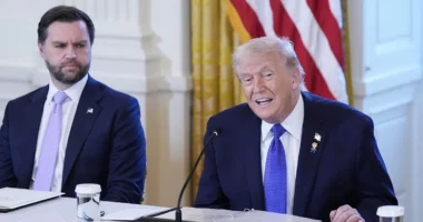 Tensionet në Lindjen e Mesme/ Vance: Topi është në fushën e Iranit