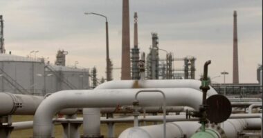 Hapet “Druzhba”, rrjedh nafta ruse/ Zelensky: Tubacioni i goditur nga sulmet ruse është riparuar