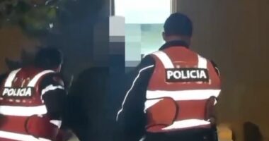 Lëvizte i armatosur/ Sarandë, pranga 30-vjeçarit, sekuestrohet armë zjarri dhe një krehër me fishekë