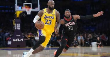 NBA, Lebron bën ligjin/ Legjenda e basketbollit shkëlqen në nisjen e garës për titull