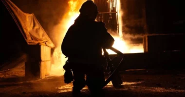 VIDEO/ Dronët ukrainas goditën terminalin e naftës në portin rus, përfshihet nga flakët