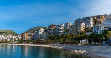 Ndërtimet pa leje në Sarandë/ Ndryshojnë masat për dy efektivët e policisë, në burg vetëm biznesmeni