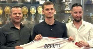 Brruti në “elitën” e Kroacisë/ Klubi i famshëm Hajduk merr mesfushorin e ri nga Kosova