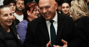 Ardian Gjini merr zyrtarisht postin e kryetarit të AAK-së