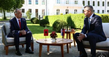 Presidenti Begaj vizitë zyrtare në Sllovaki: Mirenjohës për mbështetjen që i ka dhënë Shqipërisë në procesin e anëtarësimit