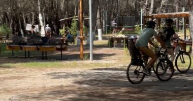 Turistët me kamper zbulojnë Shqipërinë/ Vlora, surpriza e vizitorëve nga vendet europiane