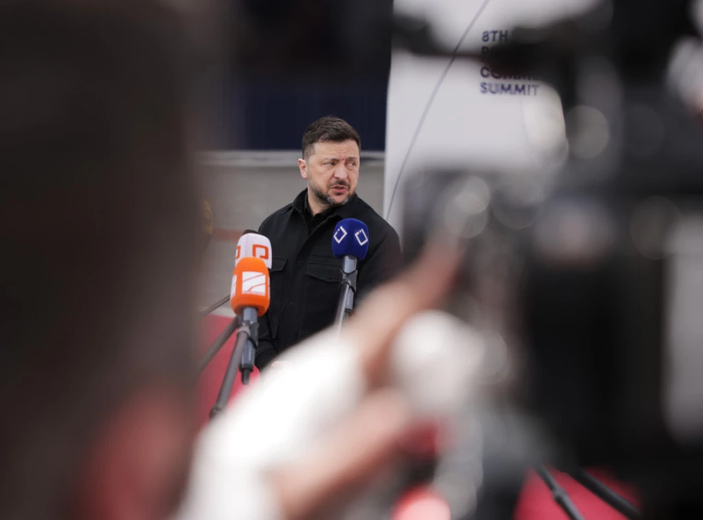 zelensky-nese-rusia-vendos-te-kthehet-ne-lufte-ne-shkalle-te-plote-ukraina-do-te-pergjigjet-me-te-njejten-monedhe